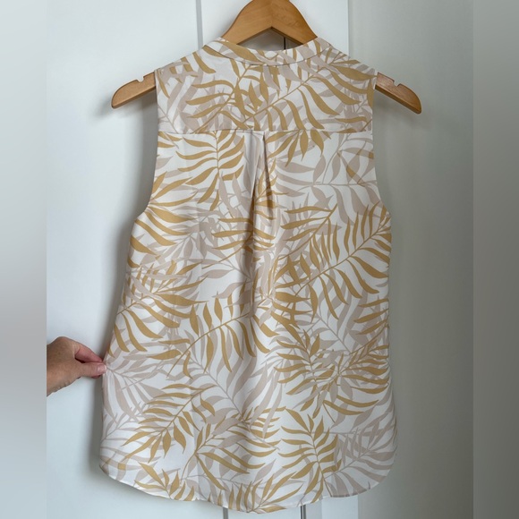 RW&Co sleeveless top - Picture 3 of 3